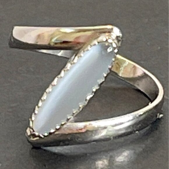 Modernist Marquise Chalcedony Cabochon Bezel Boho Sterling Silver Ring Size 7 - Picture 1 of 11